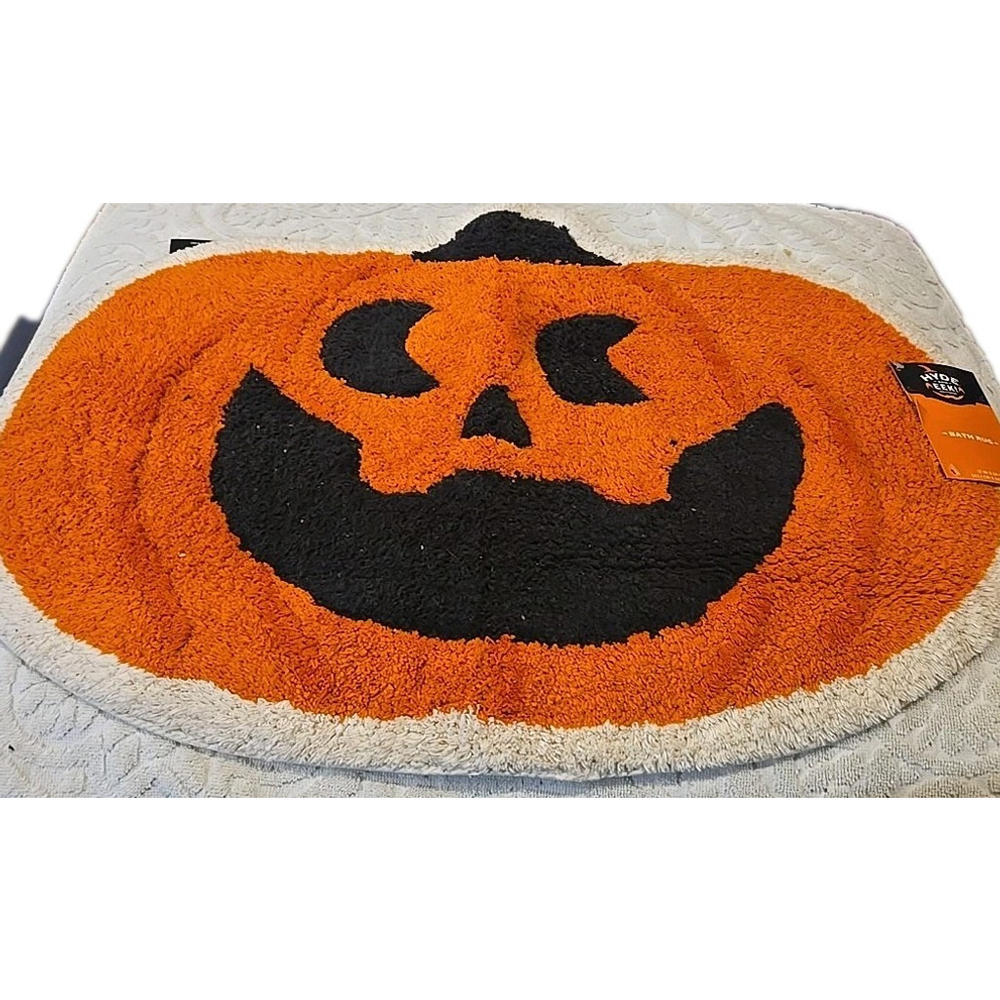 Hyde And Eek! Pumpkin Bath Rug New With Tags Nice Size (C-38)
